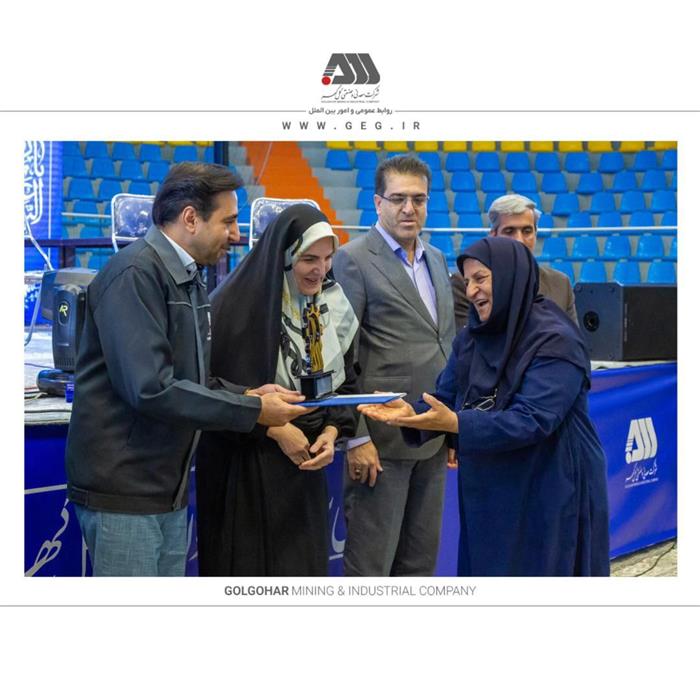 مشاور اقتصادی رئیس جمهور در جمع بانوان شاغل در منطقه گل‌گهر؛ استفاده از توانمندی بانوان در منطقه گل‌گهر از هوشمندی مدیر عامل است