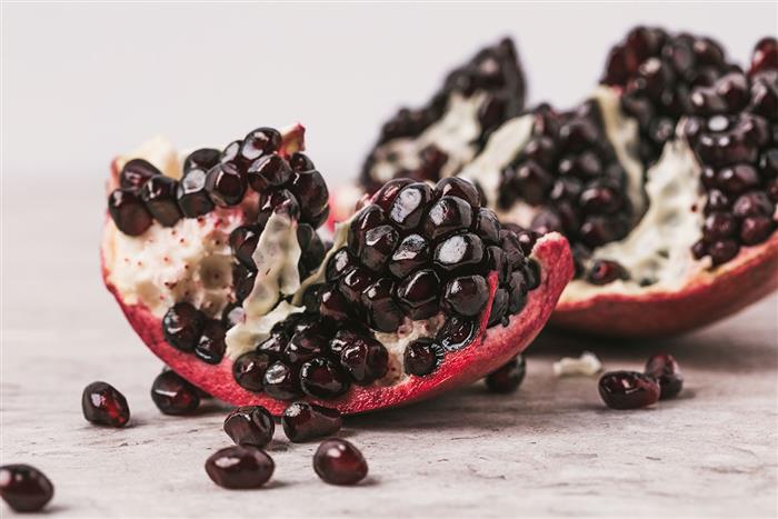 8 و 9 آبان‌ماه جاری: سومین جشنواره اناردانه سیاه جوشان گلباف برگزار می‌شود