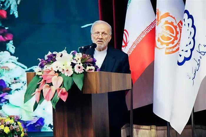 منوچهر متکی: ایران روی کمربند مهم معدنی قرار دارد و از غنیترین کشورهاست منوچهر متکی: ایران روی کمربند مهم معدنی قرار دارد و از غنیترین کشورهاست