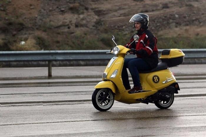 چراغ سبز دولت به صدور گواهینامه موتورسیکلت زنان