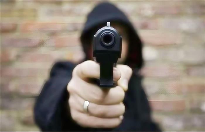 جنایت پس از جدایی؛ شلیک به همسر سابق پس از صدور حکم طلاق توسط دادگاه کهنوج