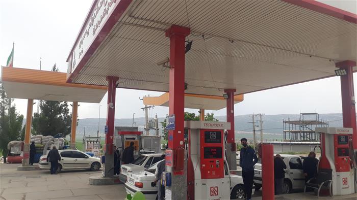جایگاه CNG شهربازی کرمان دوباره جان گرفت؛ هدیه شهرداری با سوخت‌گیری رایگان