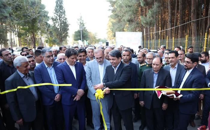 استاندار کرمان در آئین افتتاحیه جشنواره ملی نان: تحقق سند «کرمان برفراز» منوط به برگزاری رویدادهای گردشگری است استاندار کرمان در آئین افتتاحیه جشنواره ملی نان: تحقق سند «کرمان برفراز» منوط به برگزاری رویدادهای گردشگری است