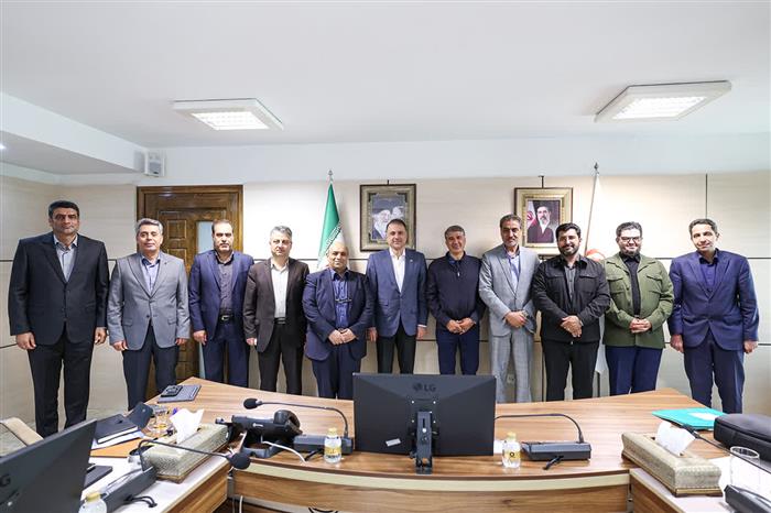 مدیرعامل شرکت ملی مس در نشست با نمایندگان مجلس: ایجاد «مسیر سبز» برای طرحهای مس ضروری است/قدردانی نمایندگان از شایستهسالاری در مدیریت ارشد مس مدیرعامل شرکت ملی مس در نشست با نمایندگان مجلس: ایجاد «مسیر سبز» برای طرحهای مس ضروری است/قدردانی نمایندگان از شایستهسالاری در مدیریت ارشد مس