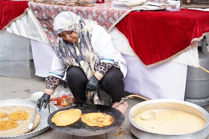 وقتی کرمان میزبان طعمها و آیینهای ایران میشود؛ روایتی گرم از همدلی اقوام و نشاط خانوادگی در جشنواره ملی نان وقتی کرمان میزبان طعمها و آیینهای ایران میشود؛ روایتی گرم از همدلی اقوام و نشاط خانوادگی در جشنواره ملی نان