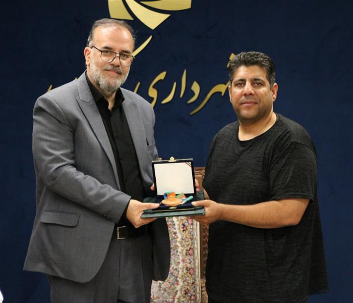 مدال افتخار فدراسیون کشتی بر سینه سکاندار کرمان؛ وقتی مدیریت شهری «قهرمان» میشود. مدال افتخار فدراسیون کشتی بر سینه سکاندار کرمان؛ وقتی مدیریت شهری «قهرمان» میشود.