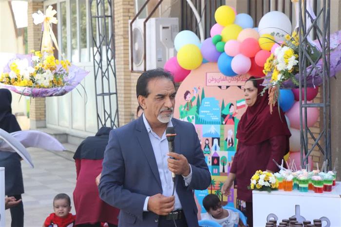 با هدف تکریم نوباوگان و ترویج فرهنگ فرزندپذیری؛ گرامیداشت روز جهانی کودک در شیرخوارگاه مادر کرمان با حضور خانوادههای فرزندپذیر برگزار شد با هدف تکریم نوباوگان و ترویج فرهنگ فرزندپذیری؛ گرامیداشت روز جهانی کودک در شیرخوارگاه مادر کرمان با حضور خانوادههای فرزندپذیر برگزار شد