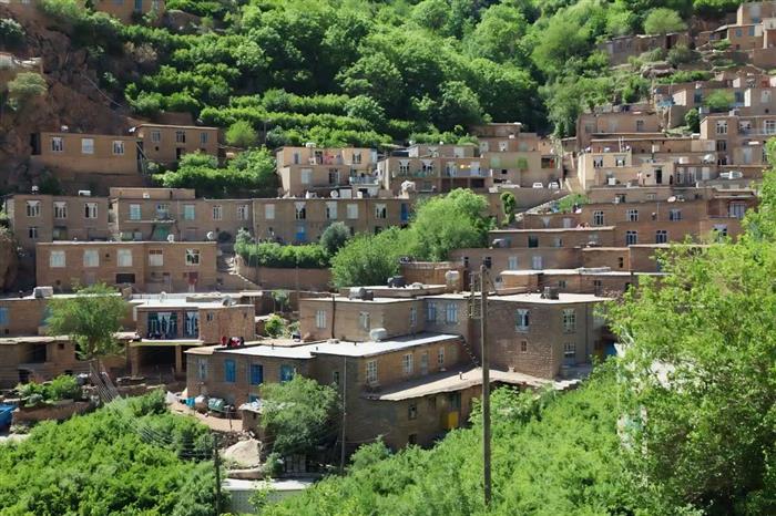 مدیرکل امور روستایی استانداری خبر داد تصویب ۴۶۵۰ میلیارد تومان اعتبار برای رونق اشتغال و زیرساخت‌های روستاهای کرمان